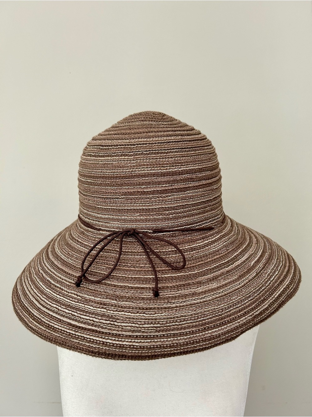 Almost New Women's Brown Beige Wide-Brim Beach Sun Straw Hat